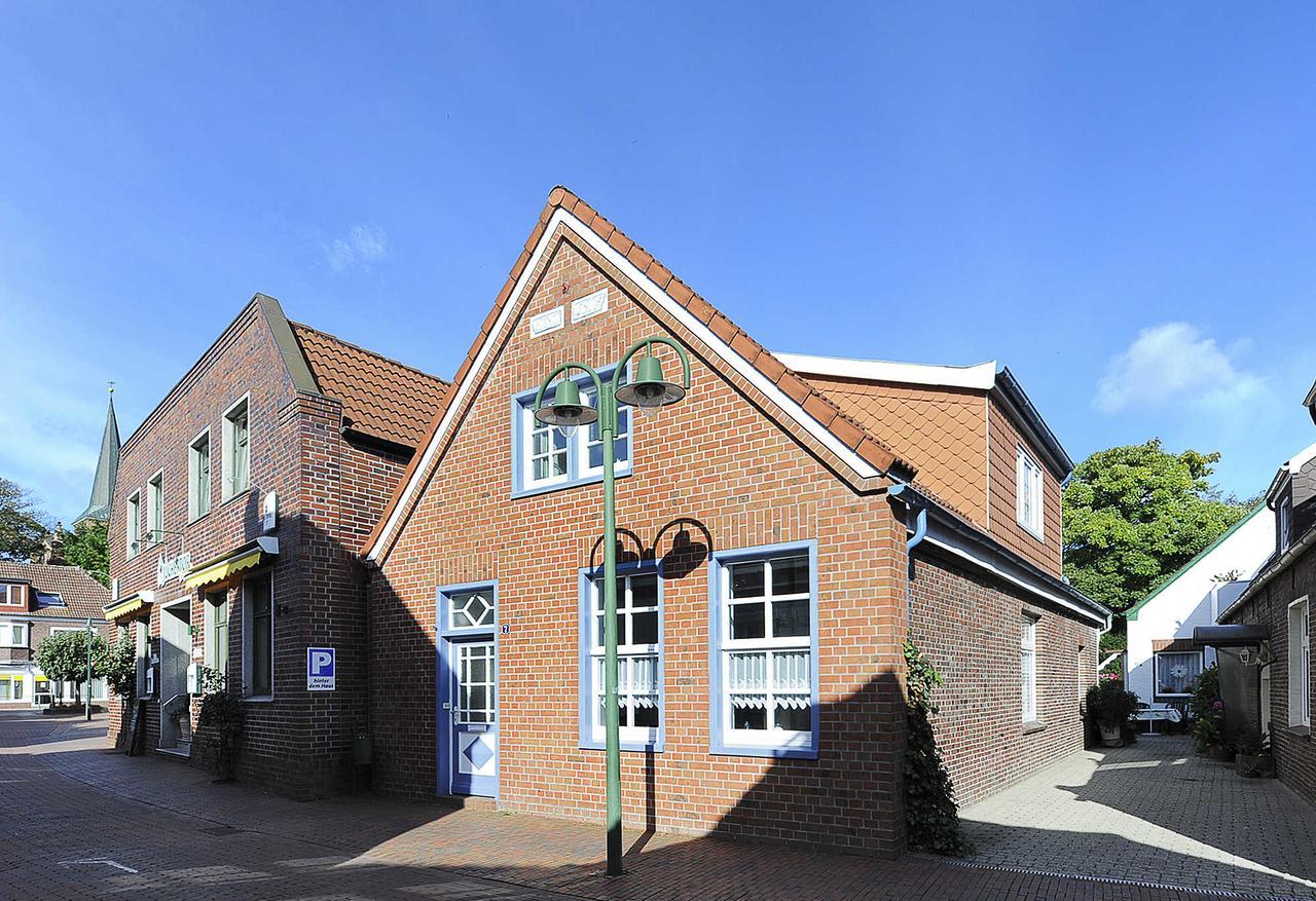 Ferienwohnungen Oll Freesenhuus Esens Exterior photo